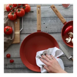 ECTOR Poêle Revêtue Céramique Paprika Induction Manche Bois D28 19 ECTOR Poêle Revêtue Céramique Paprika Induction Manche Bois D28 -BEKA Soldes Magasin ector poele revetue ceramique paprika induction manche bois d28 5