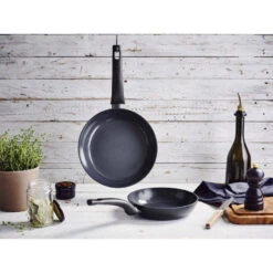 KURO Poêle En Fonte D'Aluminium Revêtement Céramique Anti-adhérent BEKA D20 Cm -BEKA Soldes Magasin kuro poele en fonte d aluminium revetement ceramique anti adherent beka d20 cm 11