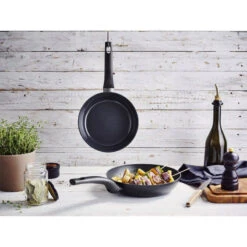 KURO Poêle En Fonte D'Aluminium Revêtement Céramique Anti-adhérent BEKA D24 Cm 20 KURO Poêle En Fonte D'Aluminium Revêtement Céramique Anti-adhérent BEKA D24 Cm -BEKA Soldes Magasin kuro poele en fonte d aluminium revetement ceramique anti adherent beka d24 cm 4