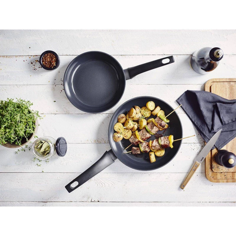 KURO Poêle En Fonte D'Aluminium Revêtement Céramique BEKA D30 Cm 9 KURO Poêle En Fonte D'Aluminium Revêtement Céramique BEKA D30 Cm – Image 9