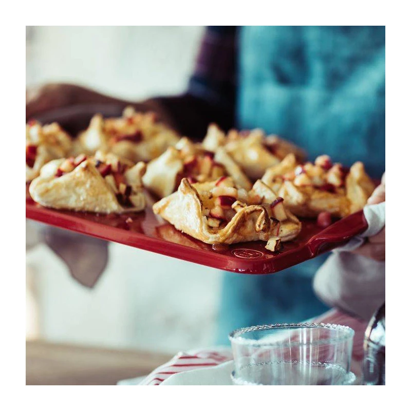 Planche à Four Rectangulaire 39 X 31 Emile HENRY Rouge Grand Cru 9 Planche à Four Rectangulaire 39 X 31 Emile HENRY Rouge Grand Cru – Image 9